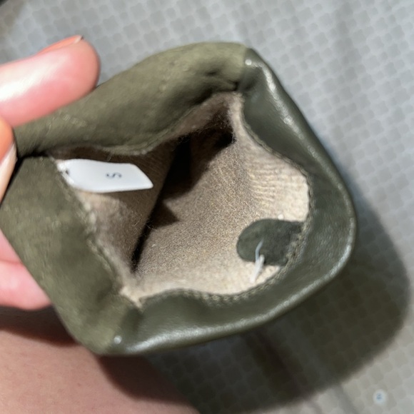 Women's EZ Touch Screen Quilted Suede Gloves - Picture 6 of 7